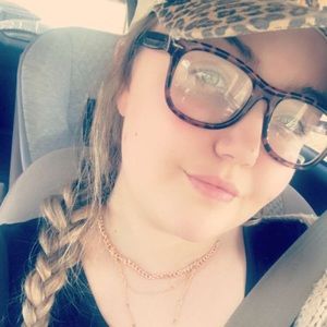 Meet your Posher, Seanna